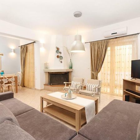 Charming And Comfy House Appartement Agia Marina Buitenkant foto