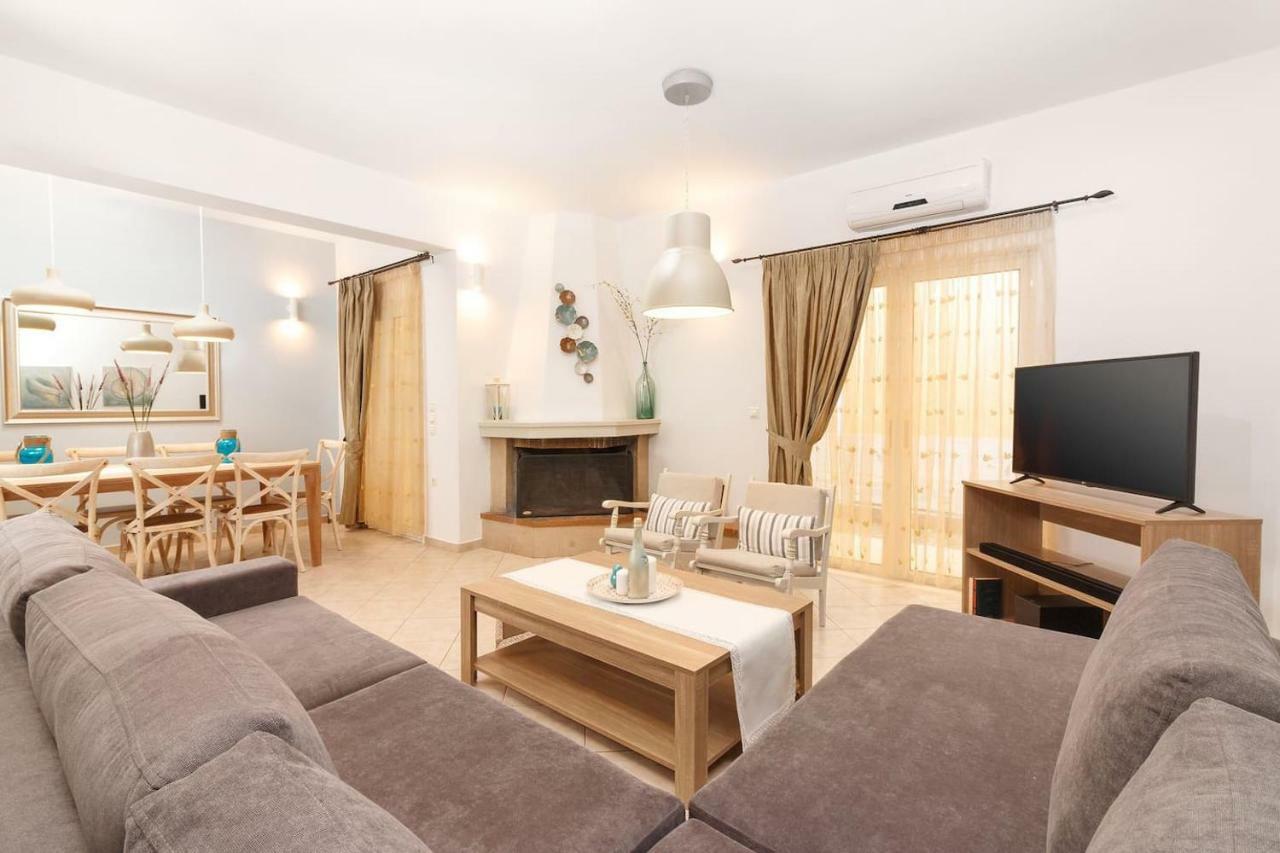Charming And Comfy House Appartement Agia Marina Buitenkant foto